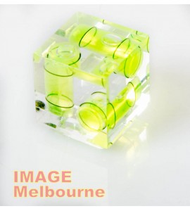 Spirit / bubble level hotshoe mount for SLR cameras