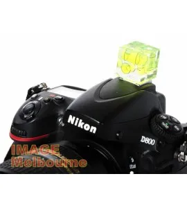 Spirit / bubble level hotshoe mount for SLR cameras